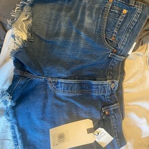 501 mid rise shorts Levi’s
